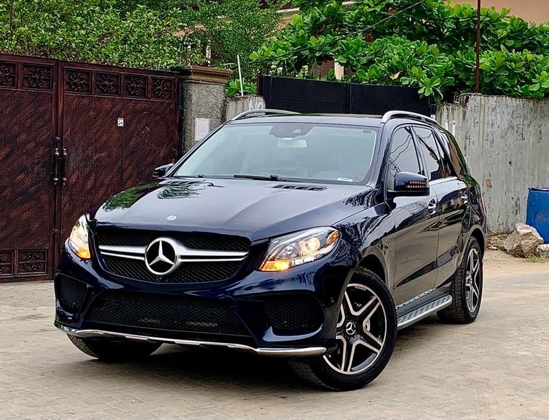 Thumbnail 2 of 2018 Mercedes-Benz GLE-Class